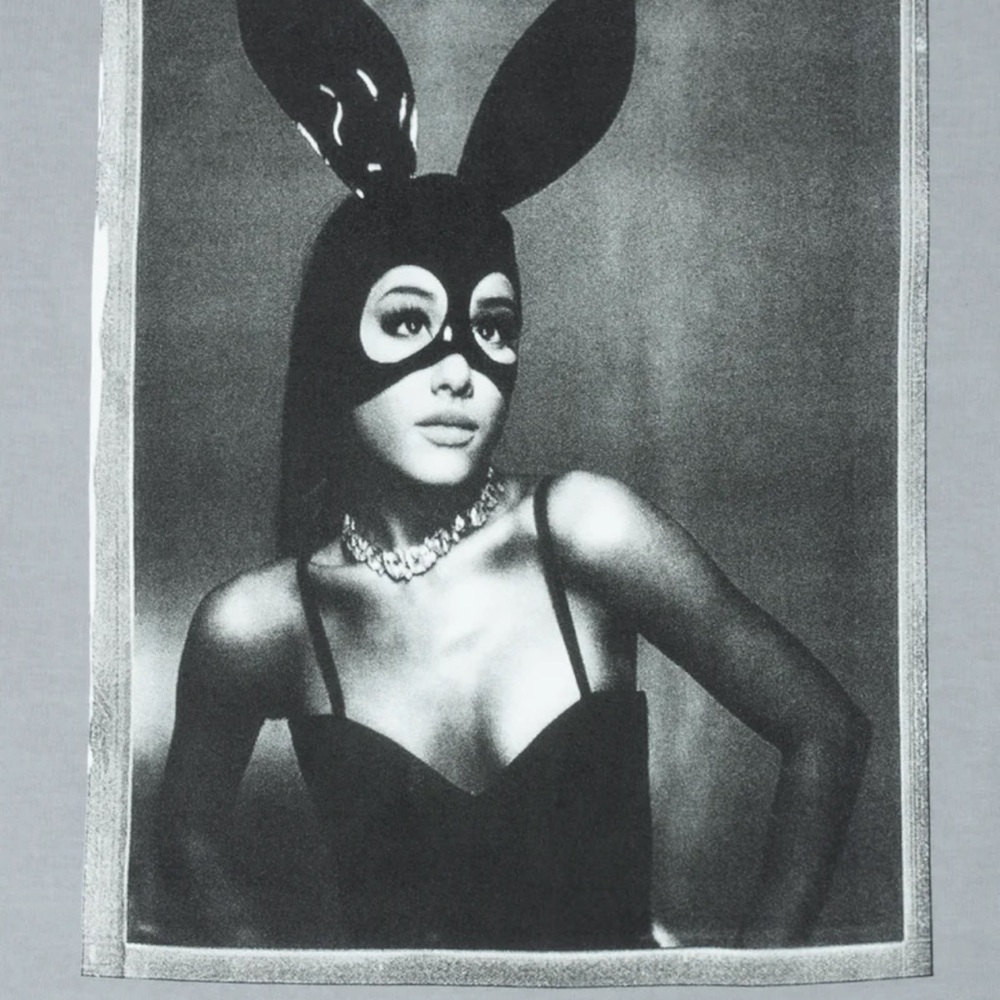 Ariana Grande Dangerous woman t shirt L